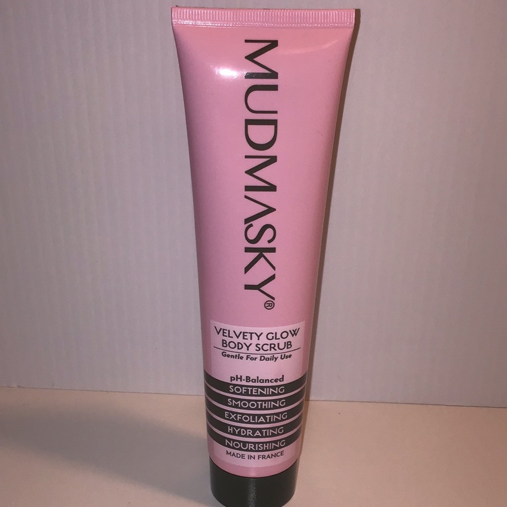 MUDMASKY Velvety Glow Body Scrub 6oz NEW